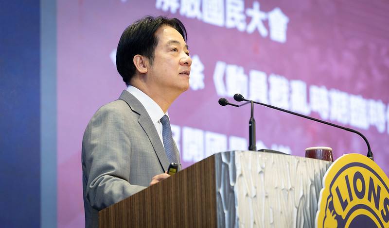 賴清德總統29日上午前往新竹出席「國際獅子會300B6區年度感恩餐會」，並進行「團結國家十講」第三講談「憲政體制」