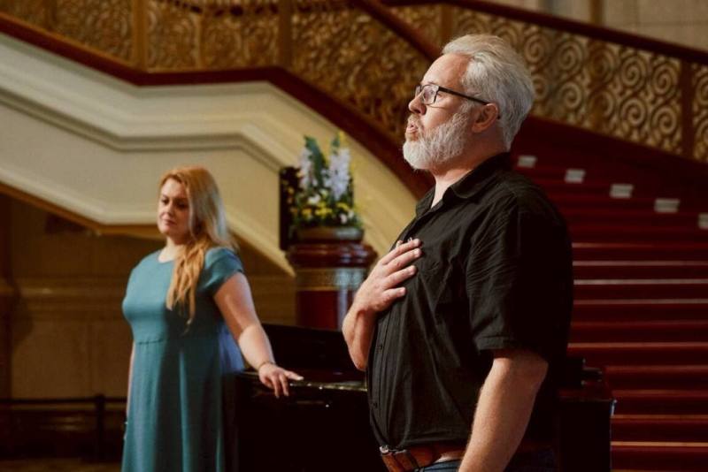 NSO國家交響樂團「飛行的荷蘭人」歌劇音樂會11日、13日登場，波蘭女高音伊沃娜．索博特卡（Iwona Sobotka）（左）與德英混血男低音賽門．貝利（Simon Bailey）將挑大梁演出。（NSO提供）