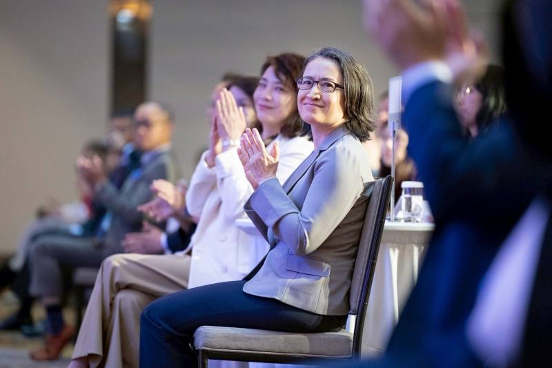 蕭美琴副總統2日下午出席2025臺灣服務業大評鑑頒獎典禮