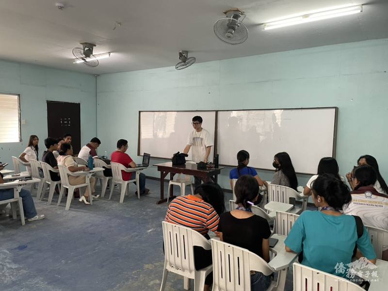 「暨菲晨星：2025年暑期國際教育志工」計畫課堂實況，學生展現對華語學習的高度熱忱