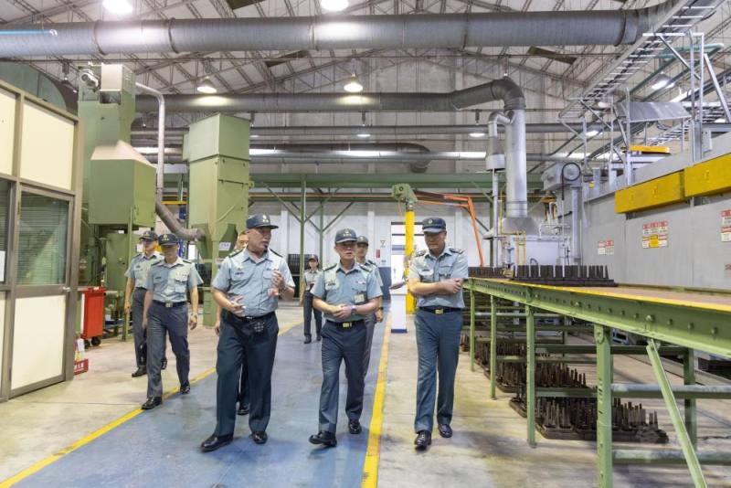 鍾副部長視導生產線