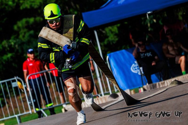 The "Ultimate Firefighter" competitions at the World Police and Fire Games involve strenuous tasks. Photo courtesy of Wang Chien-yu.