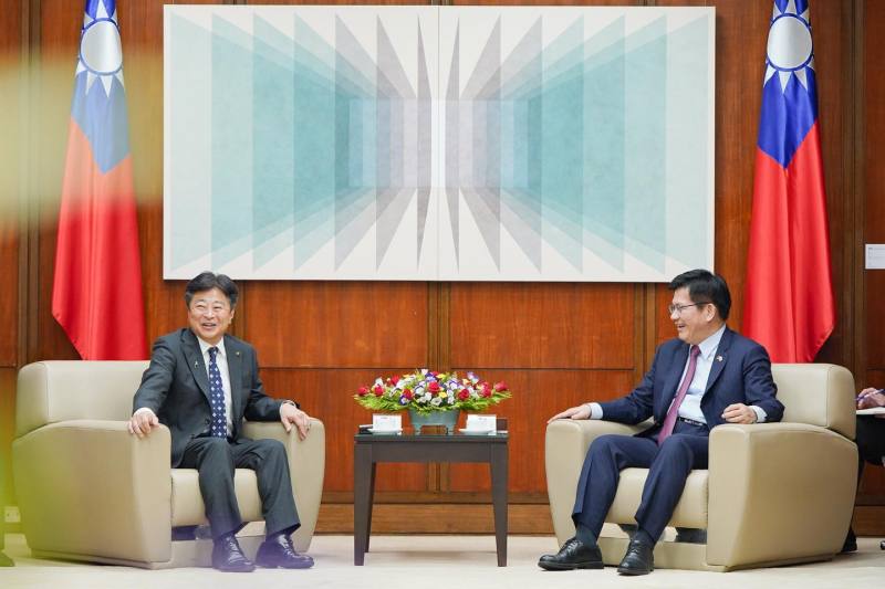 圖片取自於外交部長林佳龍臉書