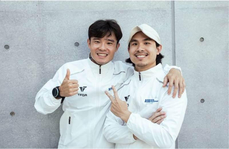 2025年AIDA世界自由潛水泳池錦標賽，台灣好手詹凱翔（左）、李柏彥（右）分別獲得男子組積分總冠軍及第3名。（台灣自由潛水發展協會提供）