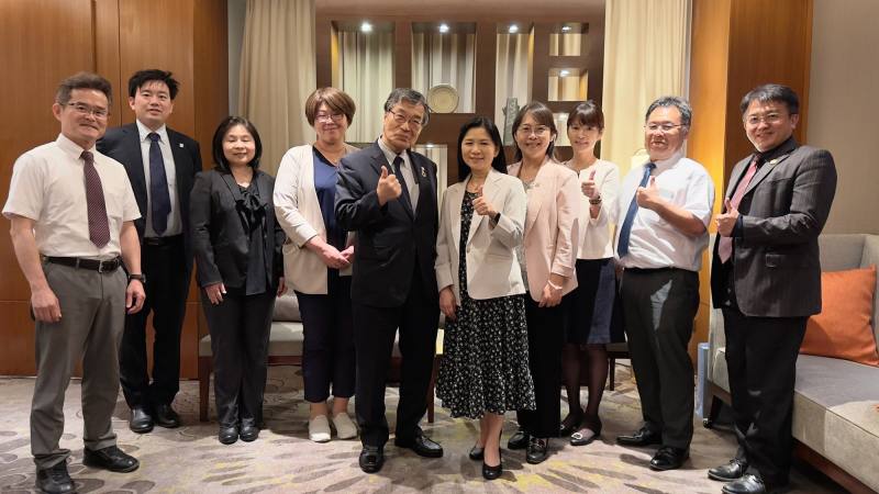 教育部國際司李司長毓娟宴請日本國立高等專門學校機構谷口功理事長一行5人