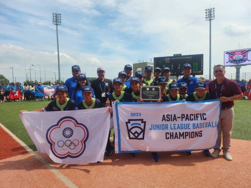 台中中山國中棒球隊代表台灣參加LLB次青少棒資格賽，3日以7比0完封菲律賓奪冠。（駐韓代表部提供）