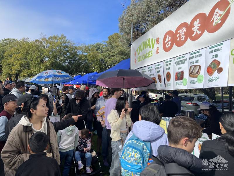 五月舉辦的伯斯臺灣夜市人潮洶湧