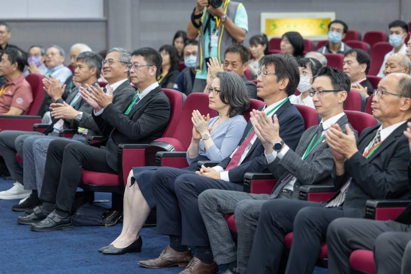 蕭美琴副總統5日下午出席「中華民國土木技師公會全國聯合會第12屆第1次會員代表大會