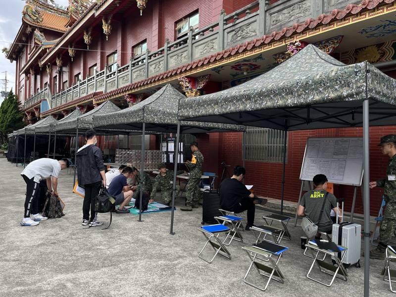 「漢光41號」實兵演習將於9日至18日舉行，其中陸軍第六軍團206旅為全旅動員教召，後備軍人完成報到後將進行專長鑒定。