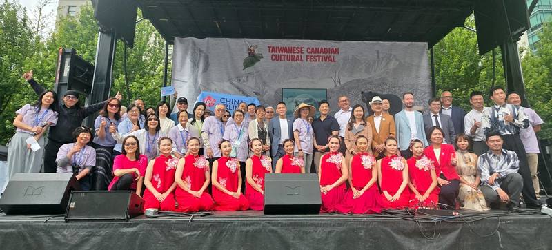第7屆台灣加拿大藝文節熱力登場，許多加拿大政要和社區領袖到場祝賀，共同慶祝7月成為「台灣傳統月」，享受美好台灣人文風情