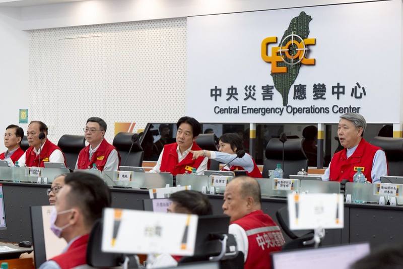 總統視察中央災害應變中心