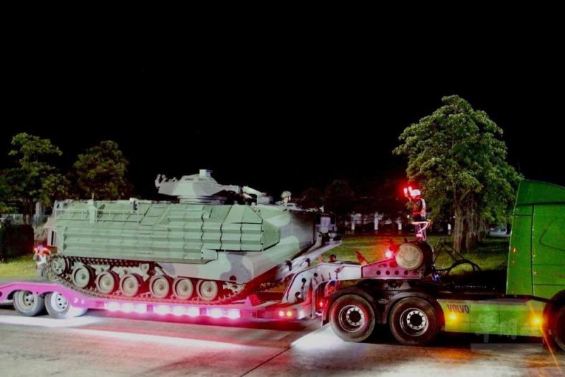 第三作戰區AAV7已完成預置，待命馳援。（陸軍司令部提供）