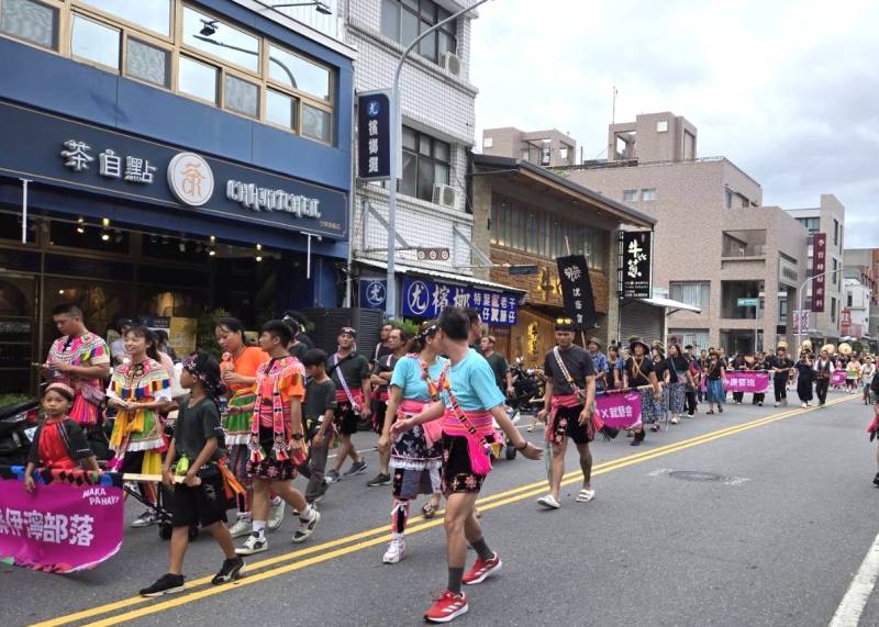 部落族人參與2025馬卡巴嗨藝術節踩街嘉年華活動