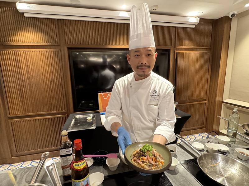 來自台灣的大廚李佳其（圖）搬出壓箱寶，在印度進行的示範教學中傾囊相授台菜製作秘訣