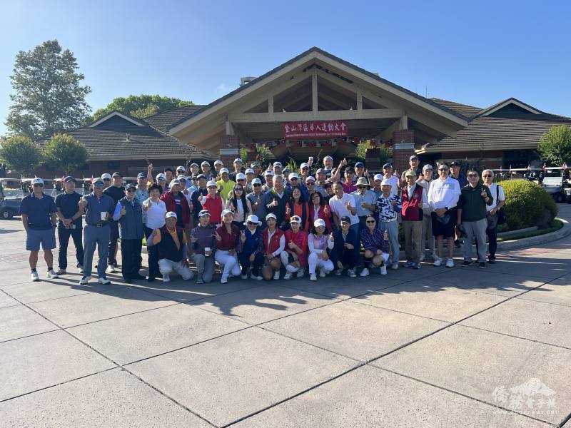 選手於球場大合影