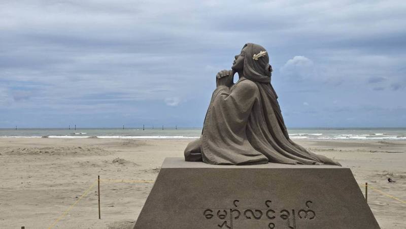 2025通霄沙雕藝術節原訂7月12日正式開展，雖颱風丹娜絲來襲，為中南部沿海帶來強風豪雨，但經檢視場內全數沙雕作品完好無缺，展區未受實質損害，活動將如期舉行。（苗栗縣政府提供）