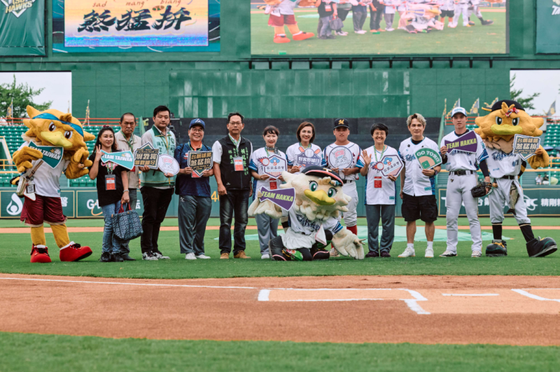 「好客棒球日」大合影