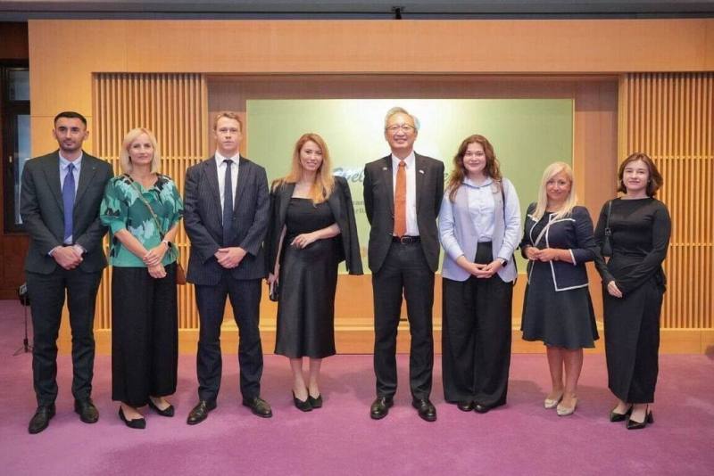 外交部政務次長吳志中8日晚間主持「2025年歐洲重要價值夥伴計畫」（EVIP）-國會幕僚第一團歡迎酒會，歡迎來自英國、羅馬尼亞、捷克、科索沃、荷蘭、烏克蘭、北馬其頓等歐洲7國的國會重要幕僚訪台