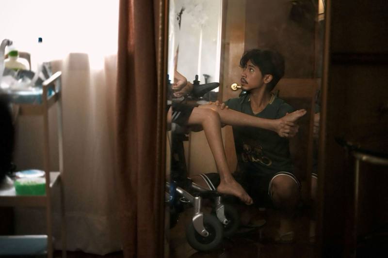 《春夢》由陳彥廷編導，講述患有肌肉萎縮症的17歲少年，對被非法聘來照顧他的菲律賓移工發展出情愫的故事。（紐約亞洲影展提供）