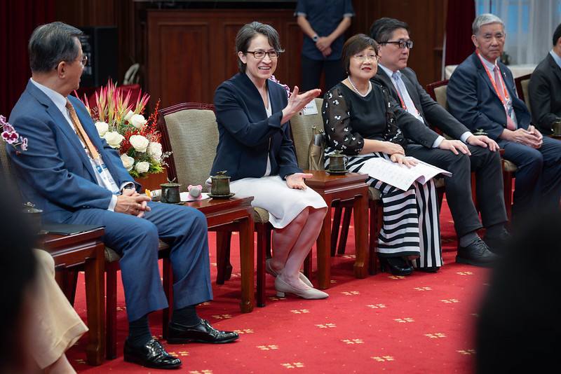 副總統接見「世界臺灣商會聯合總會第31屆回國訪問團」