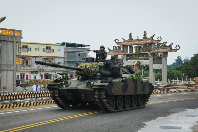 M41D戰車於地區道路實施戰備偵巡