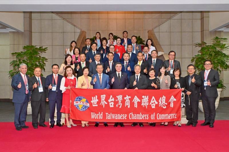 7月10日行政院長卓榮泰接見世界臺灣商會聯合總會第31屆回國訪問團