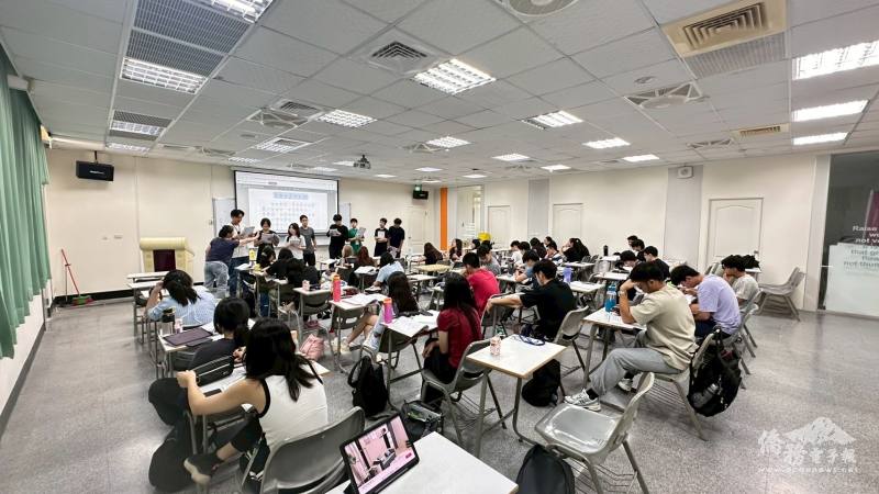 2025印輔班A班第一階段華語文基礎學科課程上課情形