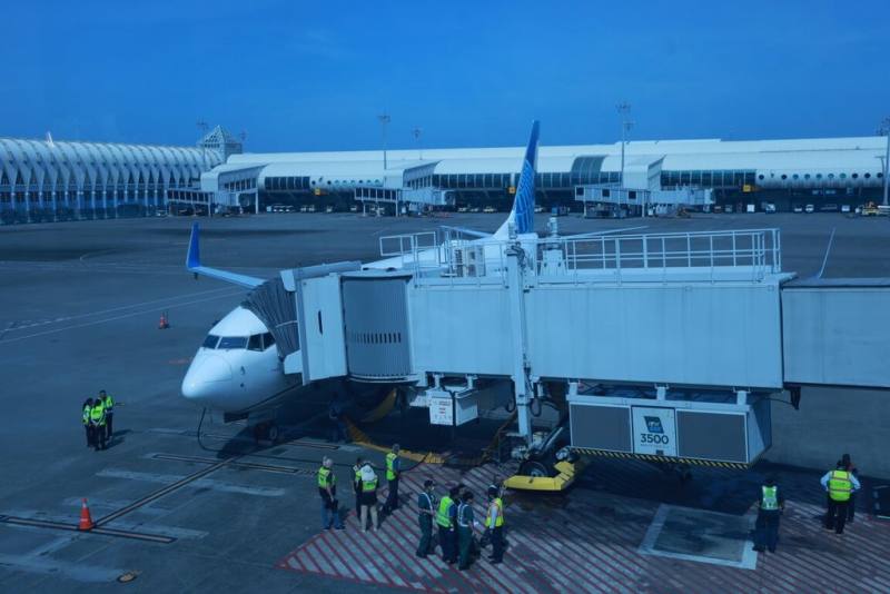 美國聯合航空「高雄-東京」航線12日首航，高雄至東京成田的直飛航班將於每天上午10時25分從高雄起飛，並於當地時間下午3時15分抵達。此條航線採用波音737-800機型。（高雄市政府提供）