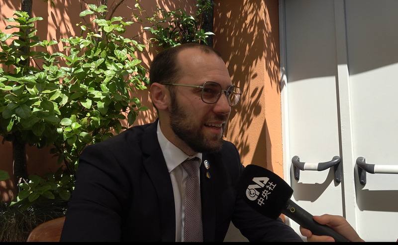 捷克政府烏克蘭事務特使科佩奇尼11日在羅馬接受中央社專訪，談到台捷合作援助烏克蘭的案例堪為世界模範，台灣面對中國威脅，可從俄烏戰爭汲取經驗。