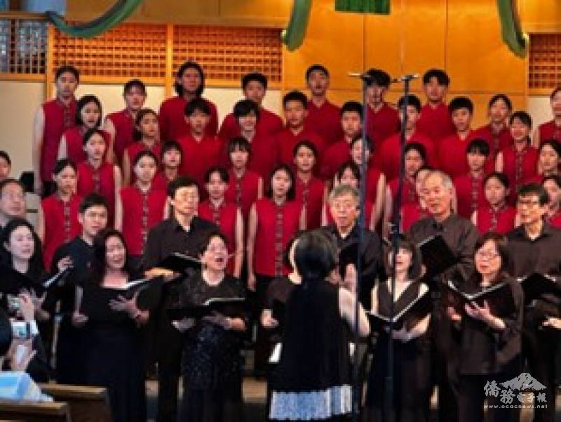 「台北愛樂少年及兒童合唱團」與西雅圖「融融合唱團」共同演唱安可曲