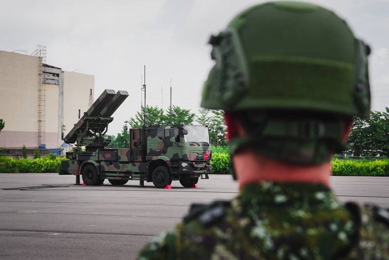 The Army's 21st Artillery Command deploys the ground-launched variant of Taiwan's domestically built land-based version of the Sky Sword II missile at the Han Kuang military exercises on Sunday. CNA photo July 13, 2025