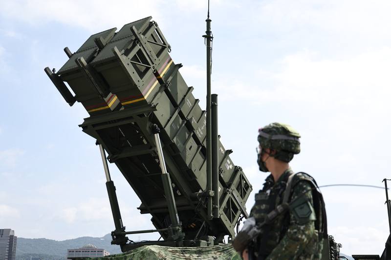 國軍「漢光41號」演習實兵操演13日進入第5天，愛國者防空飛彈車進駐台北市觀山河濱公園