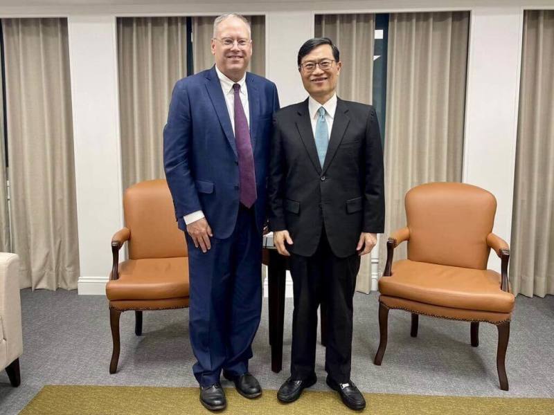 策略諮詢公司美商亞洲集團（The Asia Group）14日宣布，延攬前經濟部政務次長陳正祺擔任台灣辦公室資深顧問，右起為陳正祺、The Asia Group管理合夥人唐偉康（Kurt Tong）