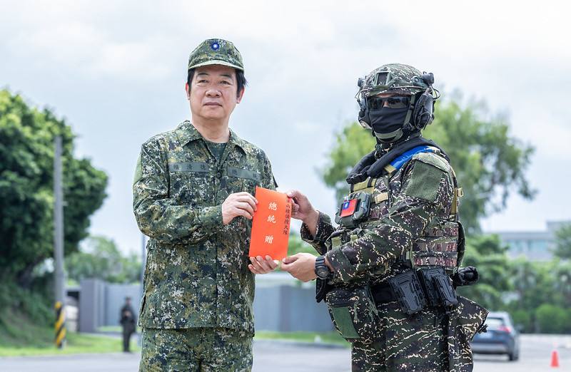 總統頒發加菜金，慰勉國軍辛勞