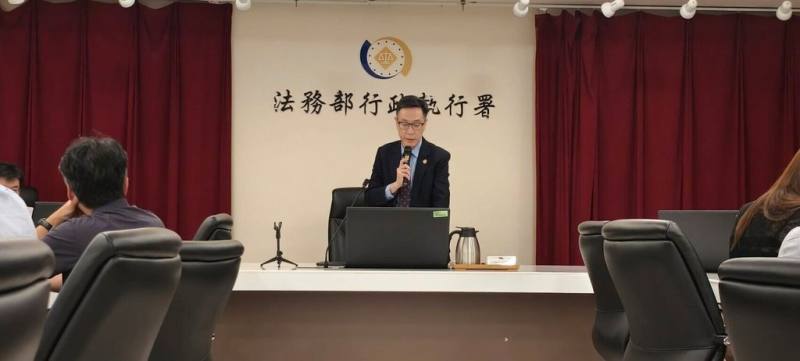 法務部行政執行署14日辦理專題課程，署長繆卓然致詞時表示，公益揭弊者保護法是我國揭弊制度的重大里程碑，未來行政執行機關若遇到揭弊事宜，將全力保障揭弊者權益。（行政執行署提供）