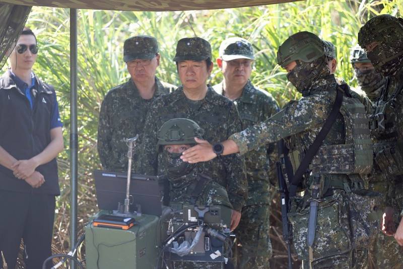 賴清德總統15日上午前往新北八里視導漢光41號演習