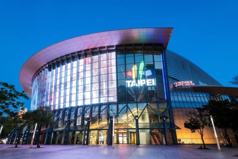 根據訂房網站觀察，台北與高雄因「演唱會效應」成為今夏最受矚目的旅遊熱點。圖為台北小巨蛋。（Agoda提供）