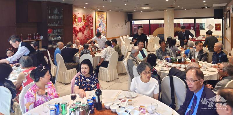 進行僑務座談，嘉賓討論熱烈