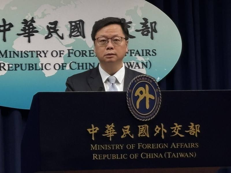 外交部15日舉行例行記者會，歐洲司長黃鈞耀就「2025歐洲台灣文化年」執行情況進行業務簡報