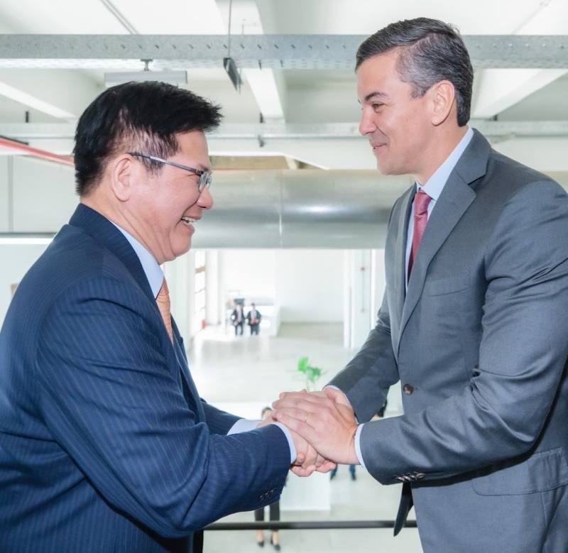 外交部長林佳龍晉見巴拉圭總統貝尼亞（Santiago Peña）