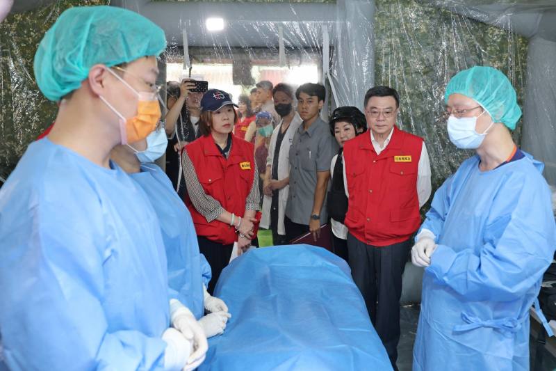 行政院長卓榮泰出席「2025城鎮韌性（全民防衛動員）演習」臺中場次（急救站及救濟站作業演練）