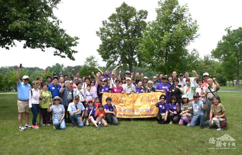 美國中西部客家同鄉會戶外野餐合影