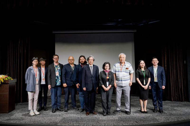 「2025亞洲人權跨世代對話論壇」落幕，論壇聚焦社會韌性、青年行動、國際關係及台灣角色交集，包括人權會副主委王幼玲（右4）、歐洲價值安全政策中心主任葉皓勤（左5）等人出席