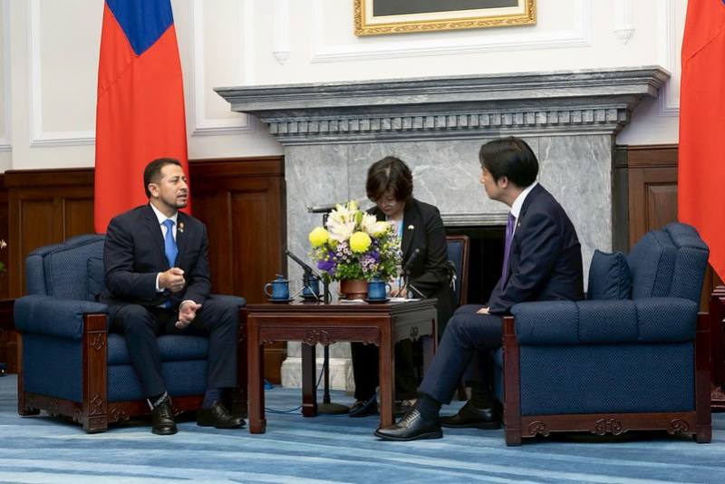 總統接見「瓜地馬拉共和國國會議長羅慕斯乙行」