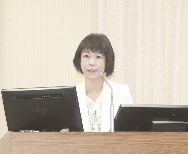 朝野關注美國對台對等關稅，行政院經貿談判辦公室副總談判代表顏慧欣（圖）16日表示，已初步約定下次諮詢，而收到信函也不代表最終稅率