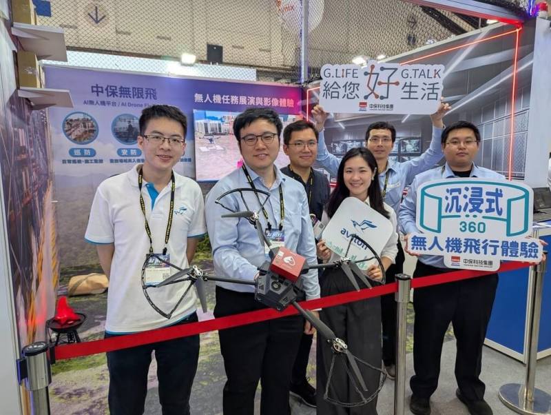 奧榮科技與中興保全合作，於2025台北國際電腦展（COMPUTEX）展出自動化無人機室內及室外巡邏服務解決方案。（奧榮科技提供）