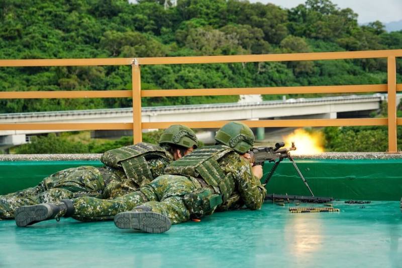 軍聞社18日報導指出，國軍各作戰區後備部隊經過臨戰訓練後，已恢復戰力投入作戰。（國防部提供）