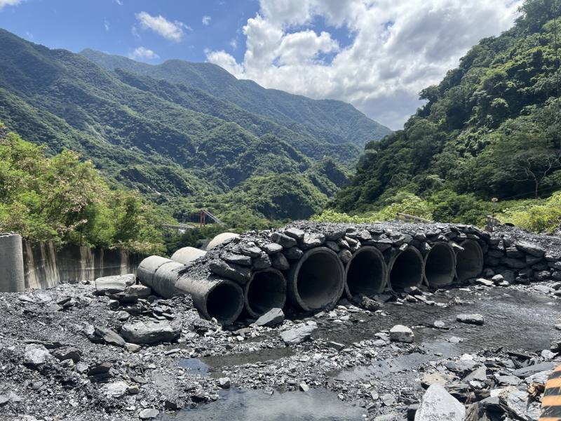 屏東縣霧臺鄉大武聯絡道路受丹娜絲颱風災損情形