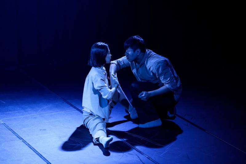 翃舞製作正代表台灣，於7月5日至26日在法國外亞維儂藝術節演出「推拉」。此雙人舞讓日常動作如詩，掙扎過後，馴服你我最深處的親密關係