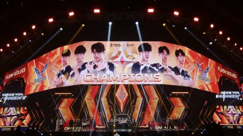 台灣戰隊閃電狼20日在APL傳說對決超級職業聯賽冠軍戰獲勝，睽違5年登頂世界冠軍。（圖取自Garena傳說對決YouTube頻道網頁youtube.com/@garenaaovtw）
